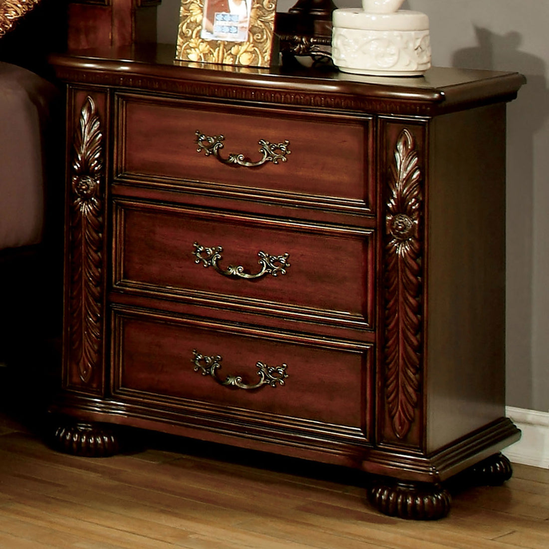 Brown Cherry Traditional 1Pc Nightstand Solid Wood 3 Drawers Bedside Table Pewter Hanging Pull Grand Design Bedroom Furniture Brown Brown 3 Drawers Bedroom Bedside Cabinet Classic,Luxury,Traditional Drawers Cherry Solid Wood