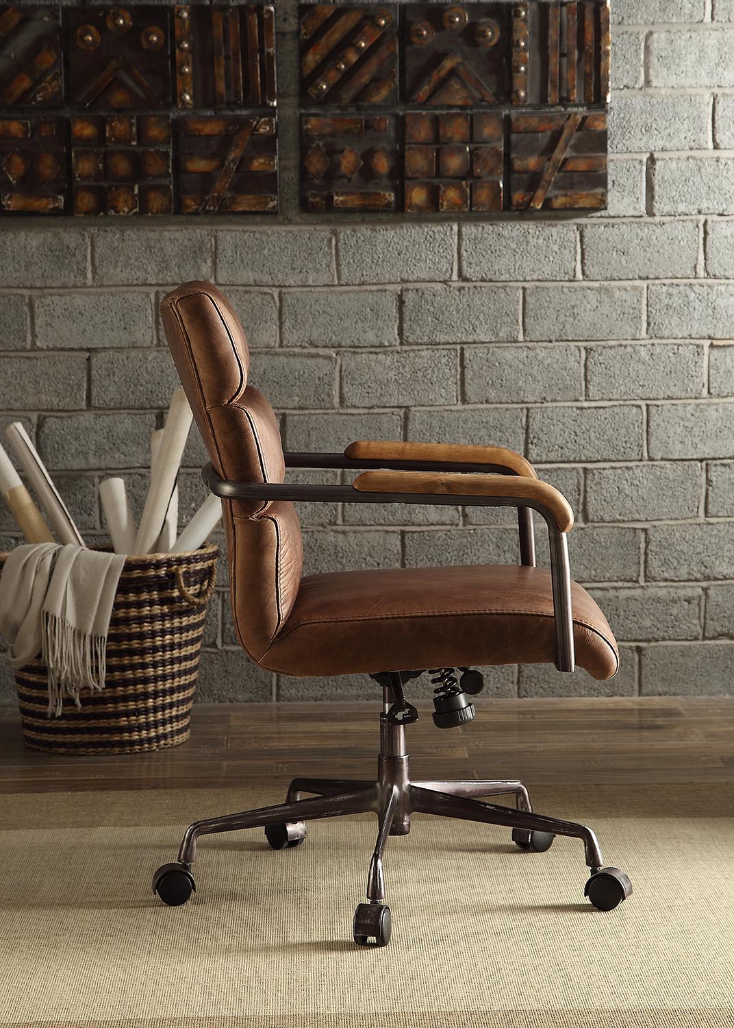 Retro Brown Swivel Office Chair With 5 Star Base Caster Solid Brown Office Office Chairs Solid Back Swivel Genuine Leather