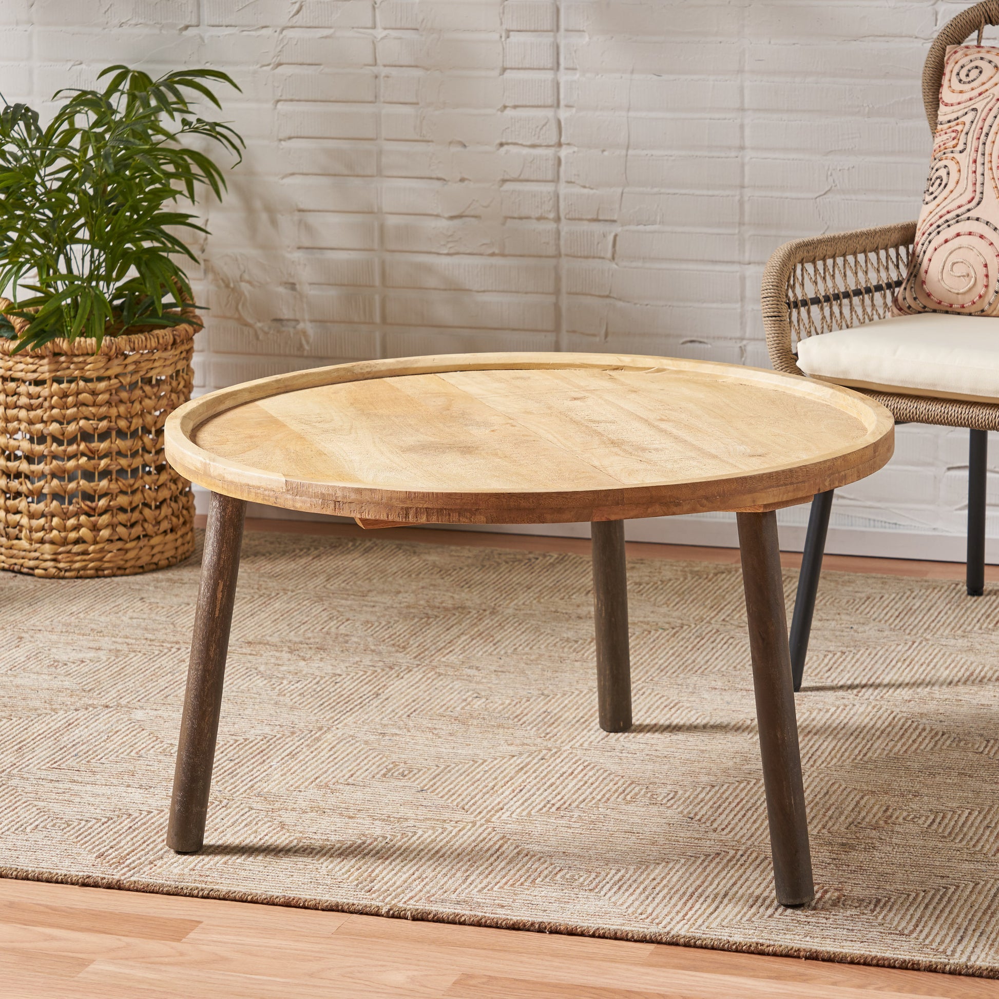 Round Table K D Natural Black Wood