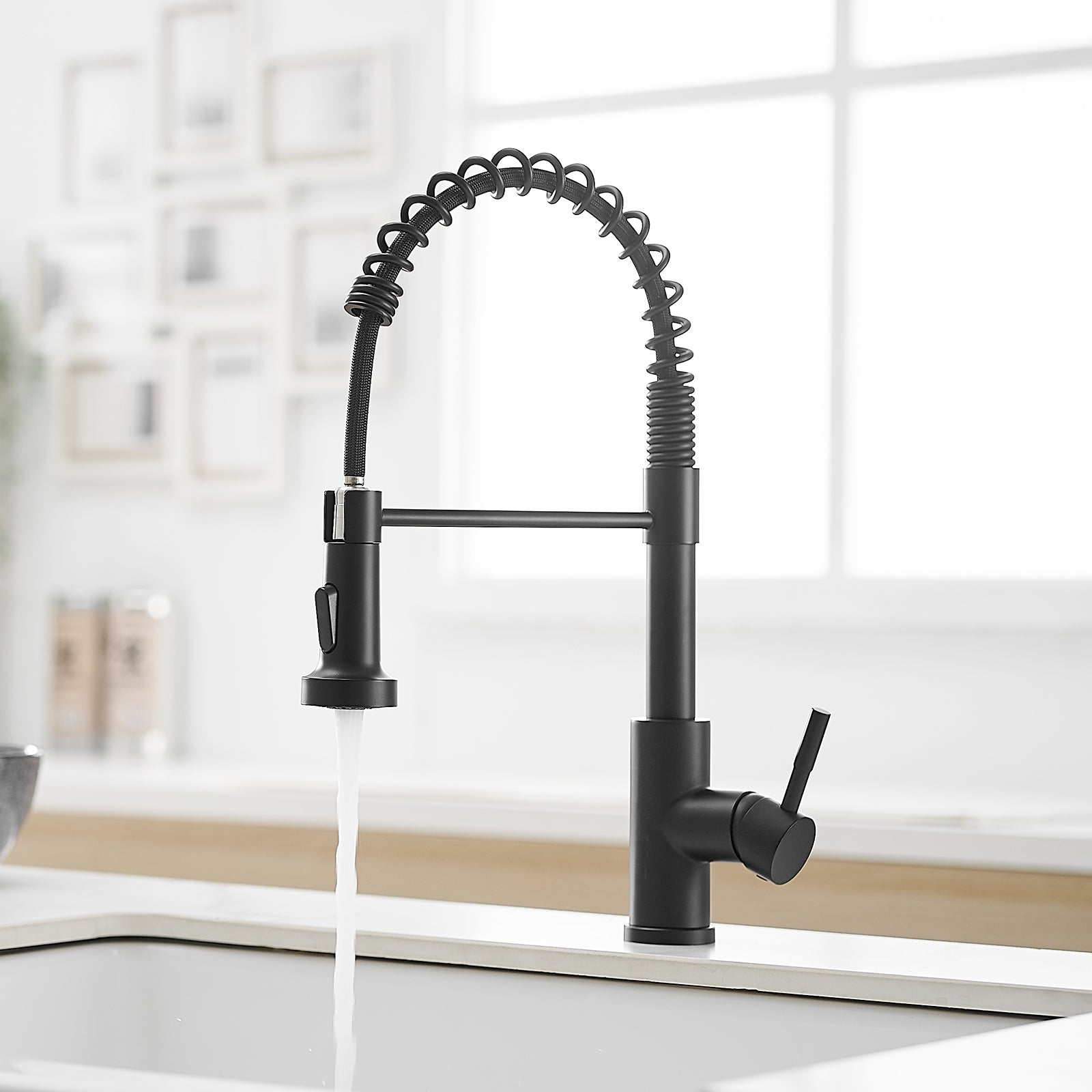 Kitchen Faucet With Pull Down Sprayer Black Stainless Steel Single Handle Pull Out Spring Sink Faucets Black Kitchen Classic,Contemporary,Modern Ceramic Stainless Steel