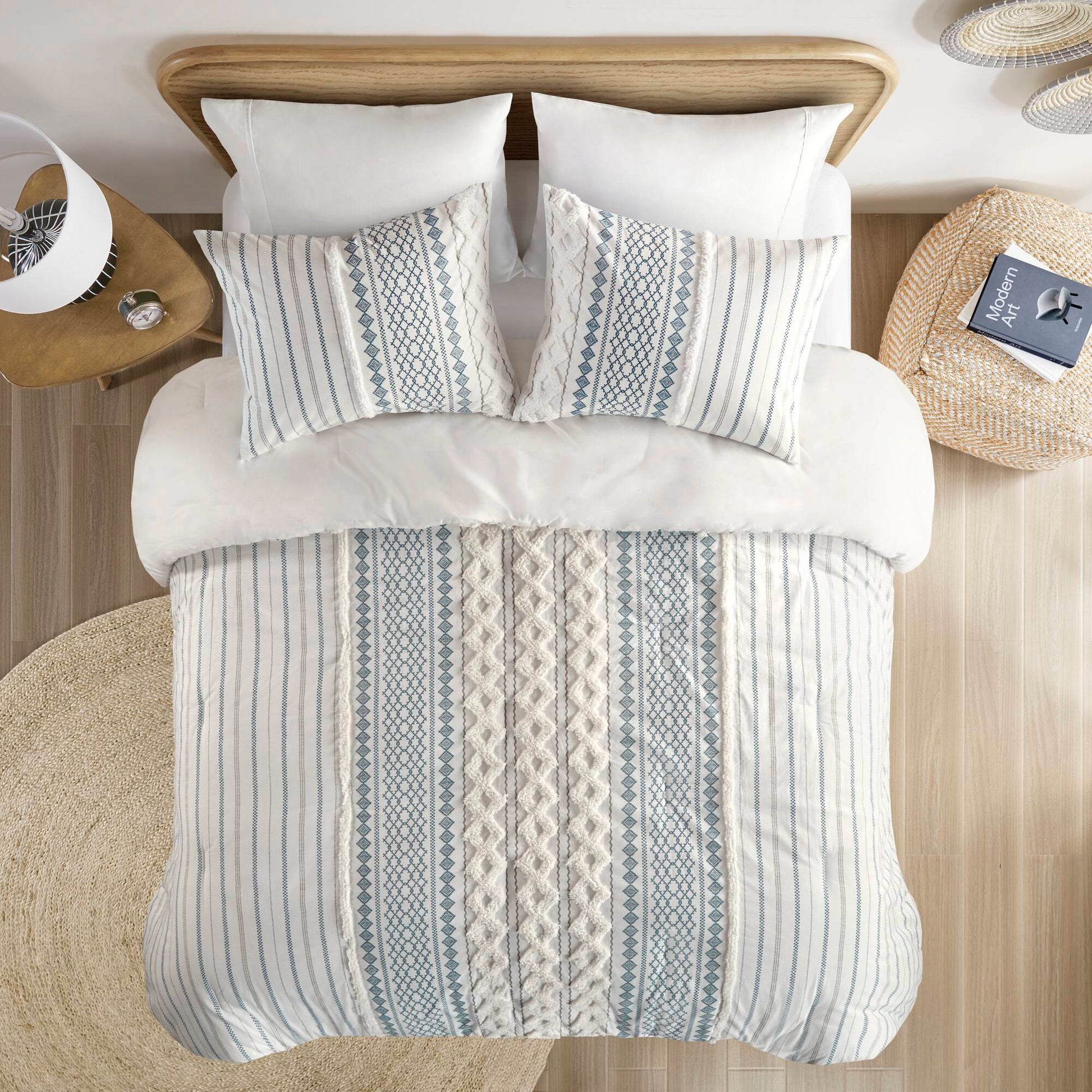 Cotton Printed Comforter Set With Chenille White Navy Full Queen Queen White Navy Cotton