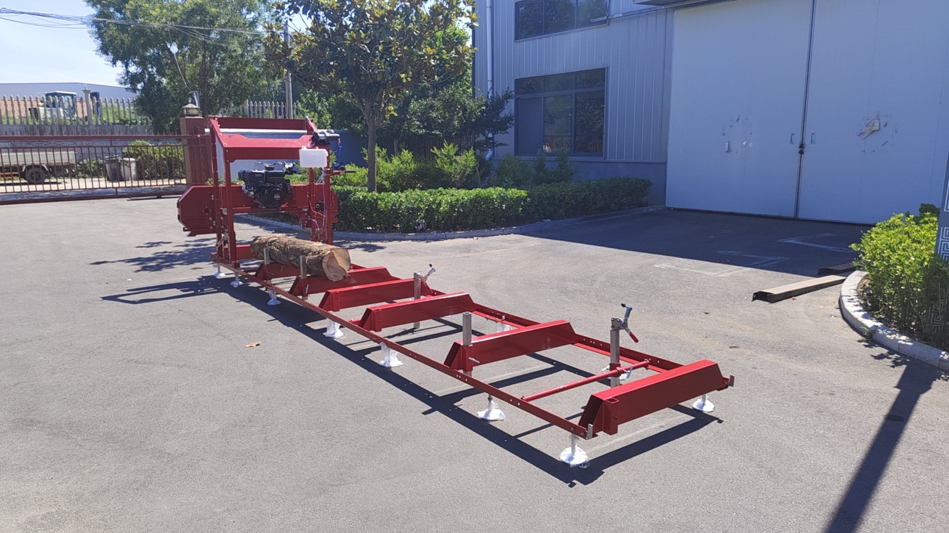 32" Portable Sawmill 15Hp 420Cc Rato Gas Engines With E Start Band Saw Red Iron