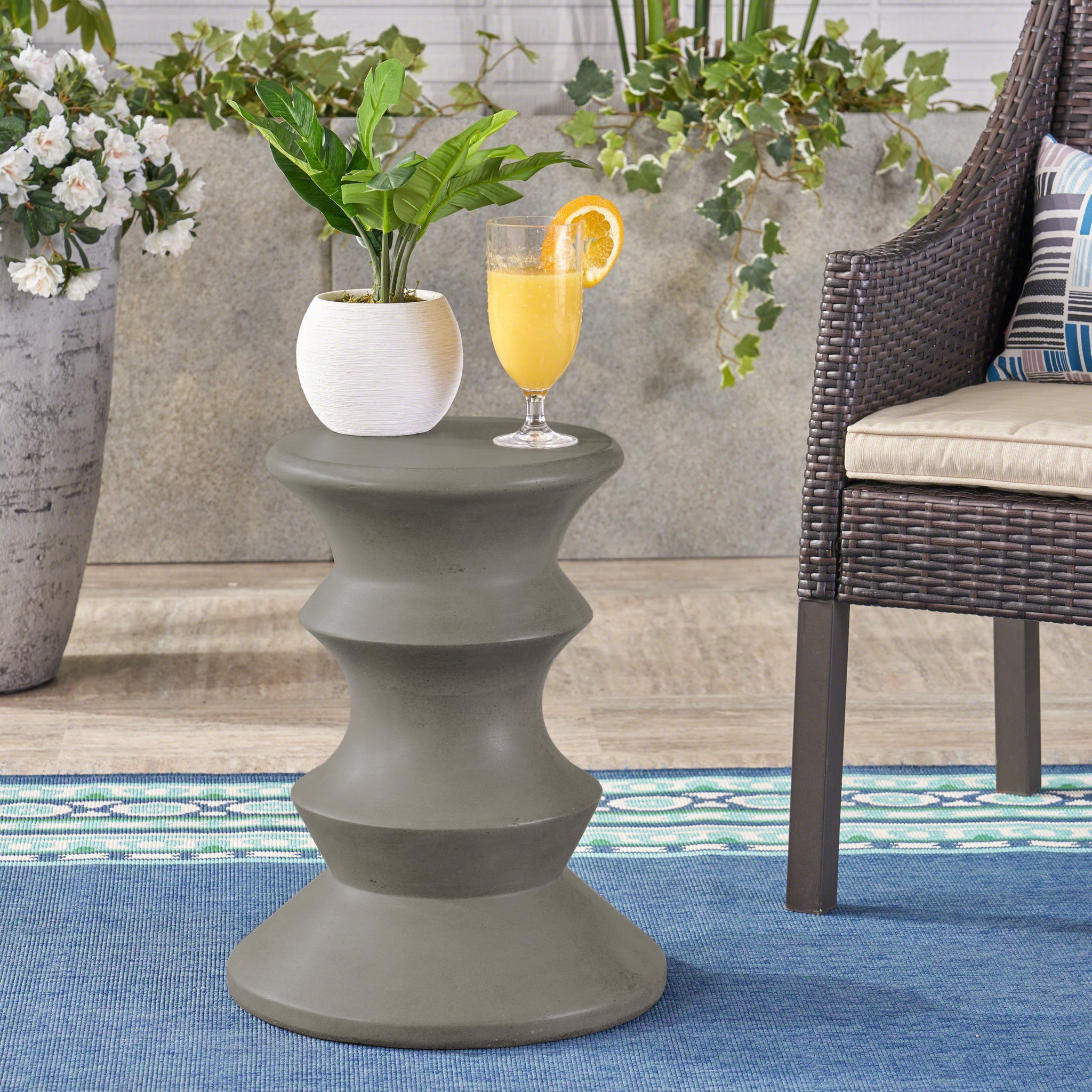 Eureka 22 Mgo Side Table - Light Grey Concrete